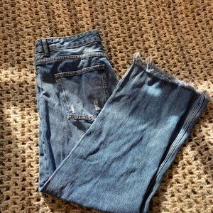 Forever 21 Women’s Distressed Blue Ankle Jeans Size 31